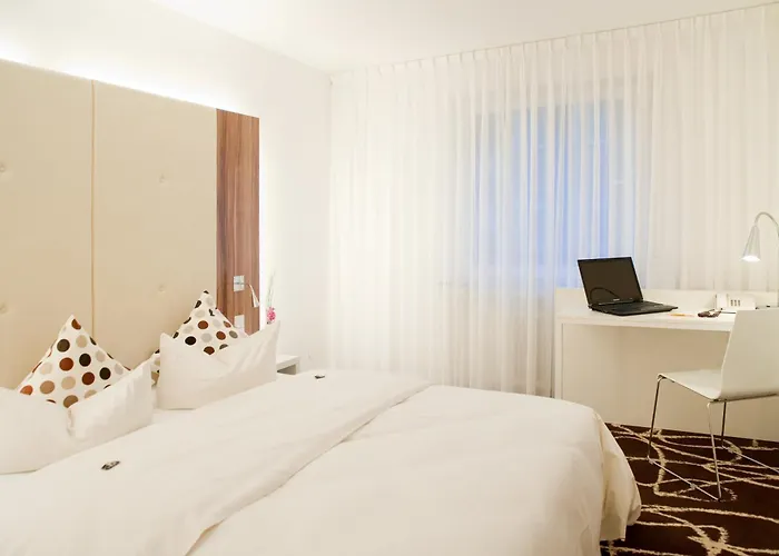3-Sterne-Hotel: Ambassador Hotel